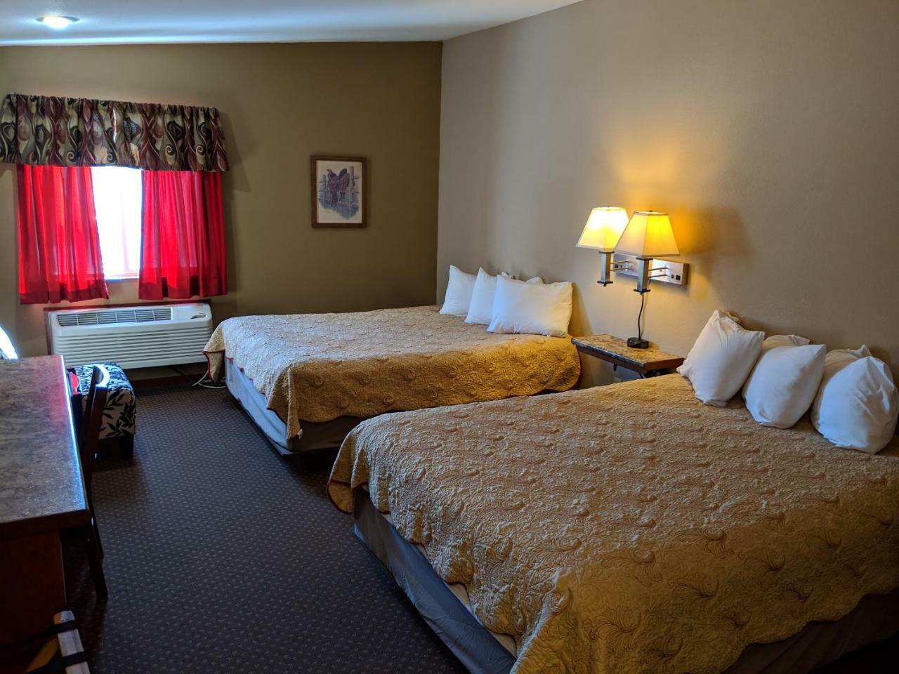 Sagebrush Inn & Suites Broadus Exterior photo