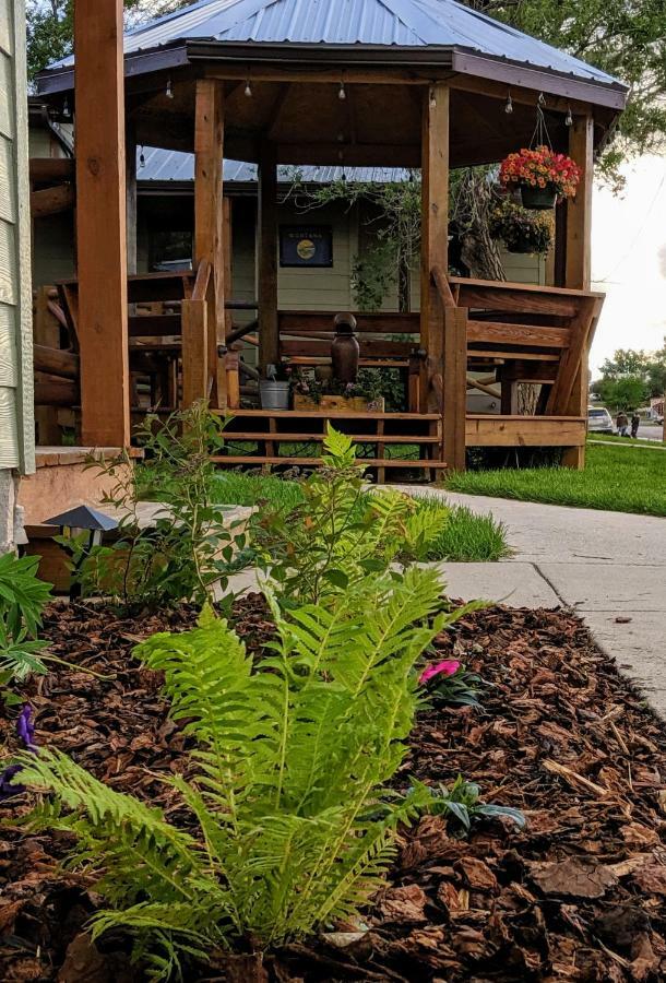 Sagebrush Inn & Suites Broadus Exterior photo